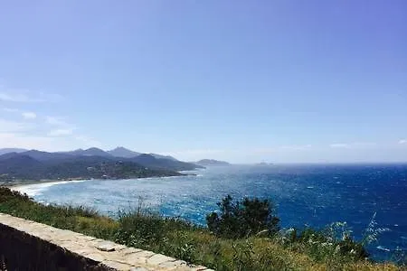 Superbe T2/3 - Terasse - Parking * Calvi (Corsica)